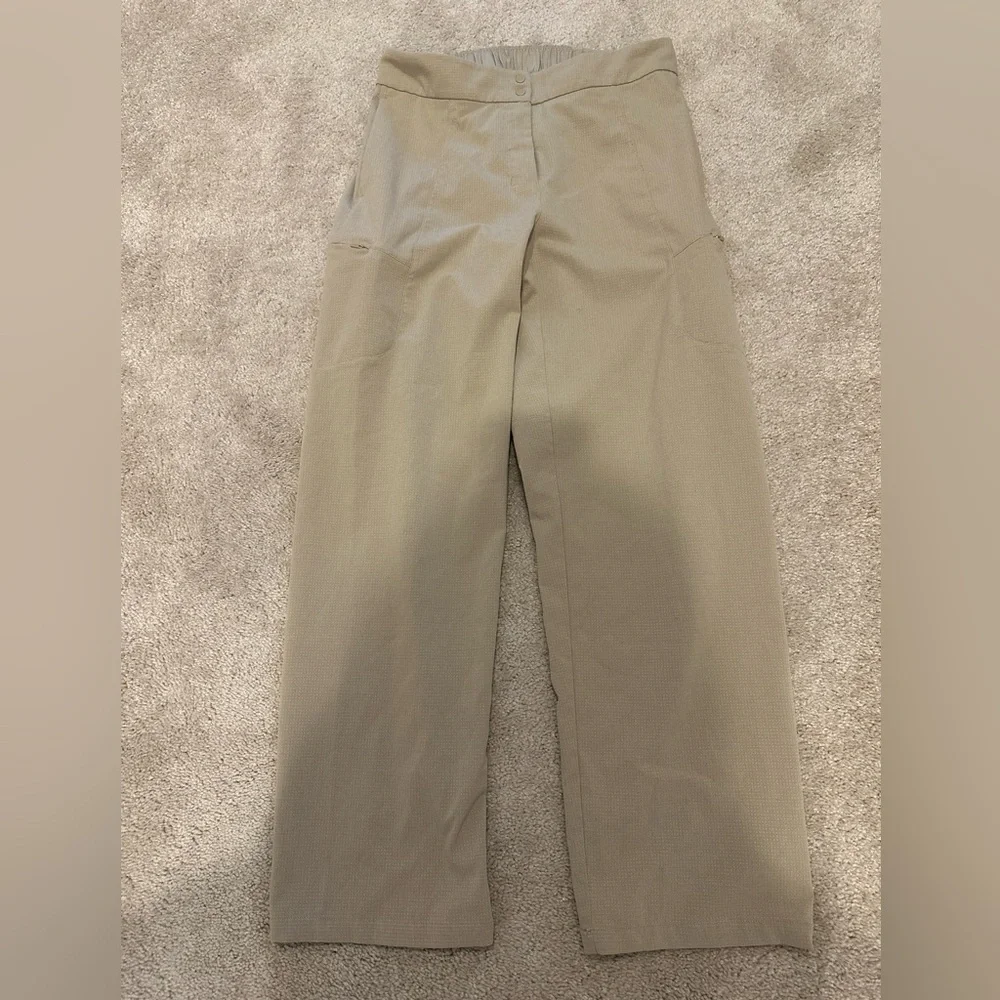 Lululemon Ventlight Cargo Mid Rise Crop 26